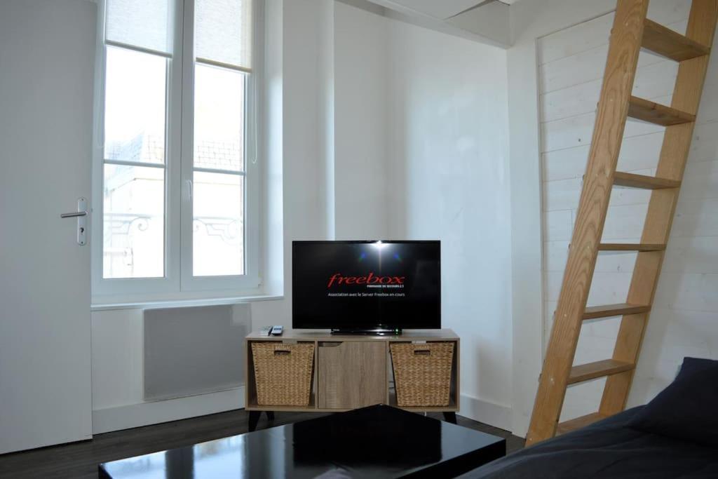 Le Joffre - Studio Sur La Digue En Centre Ville Arromanches-les-Bains Extérieur photo